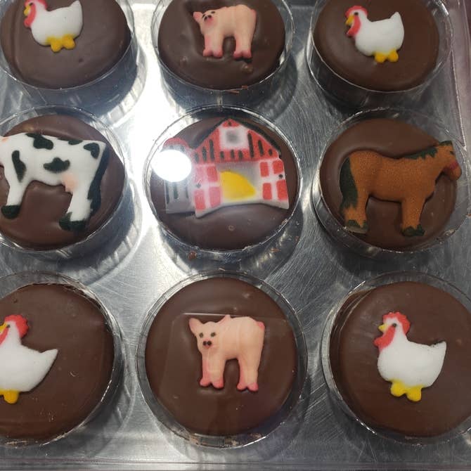 🐷Chocolate Covered Oreo's Farm Animals🐄 Box of 24 - Bear Creek Candy Kitchen