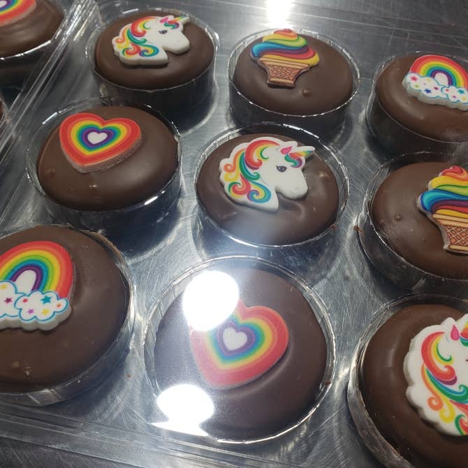 🤩Chocolate Covered Oreo's Rainbow🍫🌈 Collection Box of 24 - Bear Creek Candy Kitchen