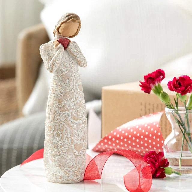 Willow Tree® Je t'aime (I Love You) — alternate view