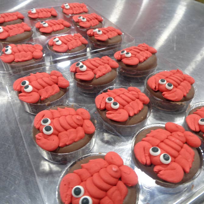🛳️Milk Chocolate Oreo "Lobsters🌊 Box of 24 - Bear Creek Candy Kitchen