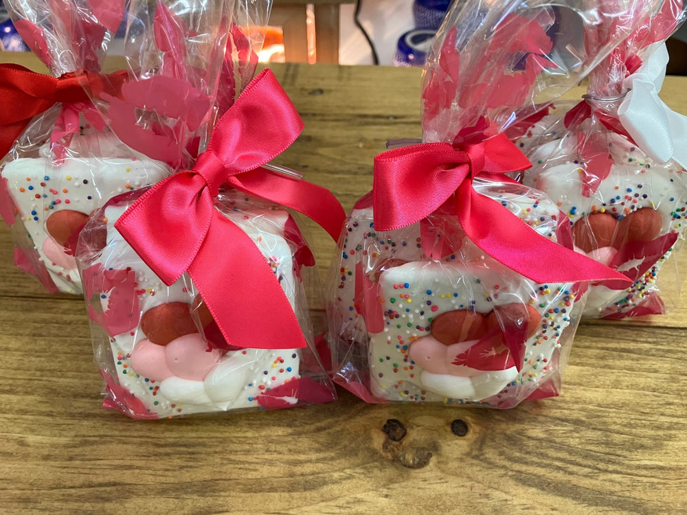 Valentines White Chocolate Graham Crackers with Sprinkles 4 Bags of 3 Graham Crackers - Bear Creek Candy Kitchen